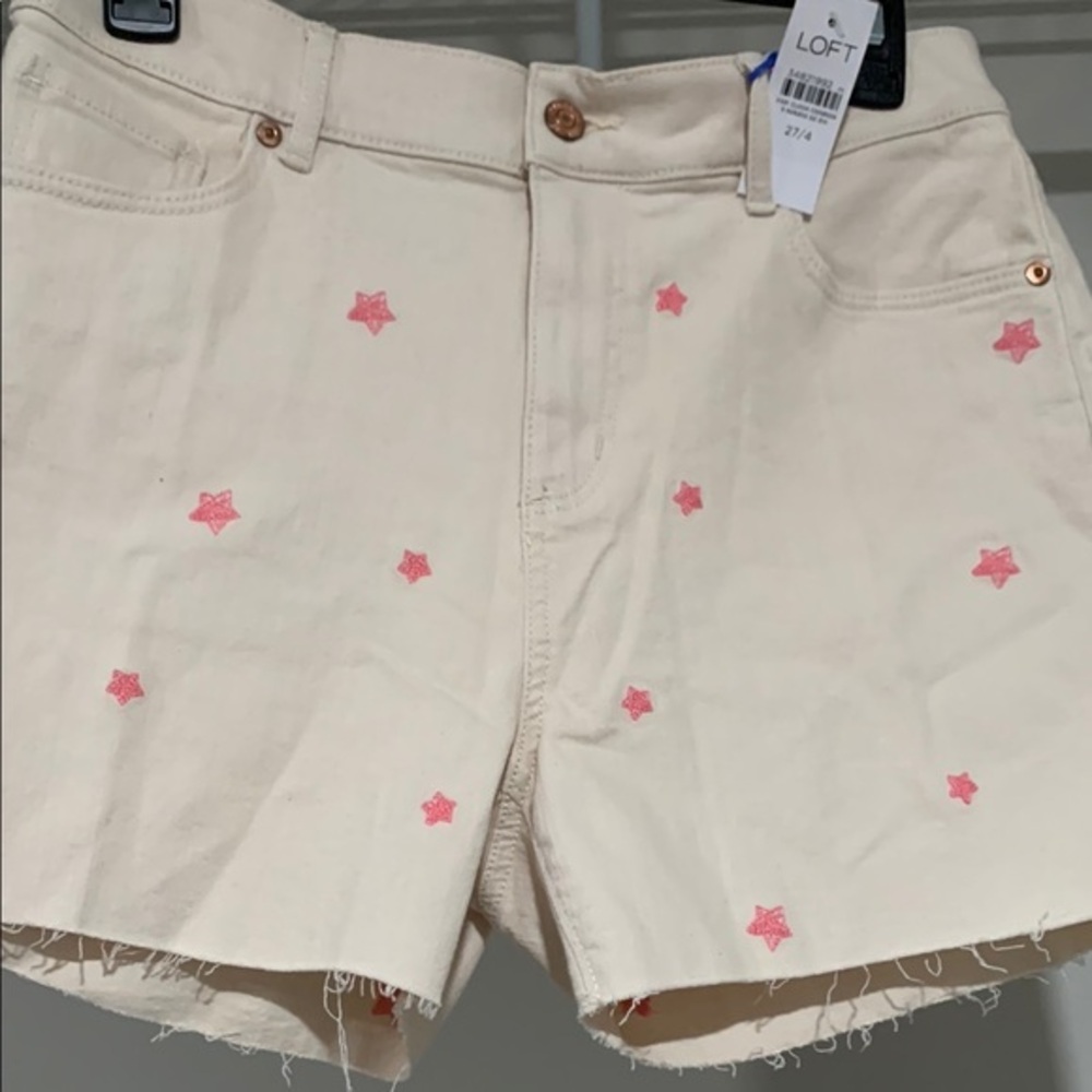 LOFT Women's Cream Shorts with Pink Star Accents - Picture 1 of 2